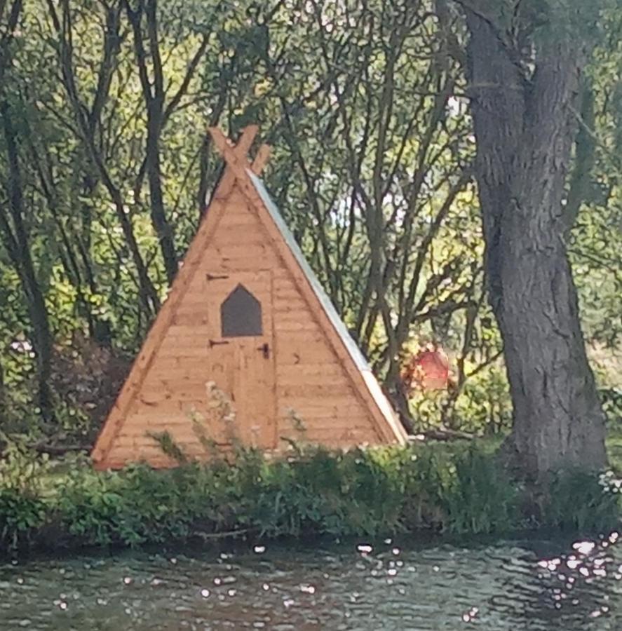 Hotel "George'S" Lakeside Wooden Tipi Clare Exteriér fotografie